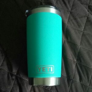 Yeti Tumbler 20 oz.